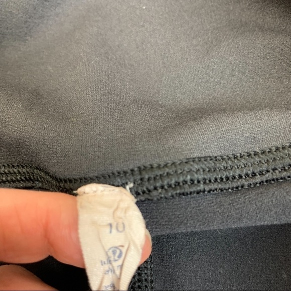 lululemon Black Reveal Crop 15" Size 10 - Picture 3 of 9